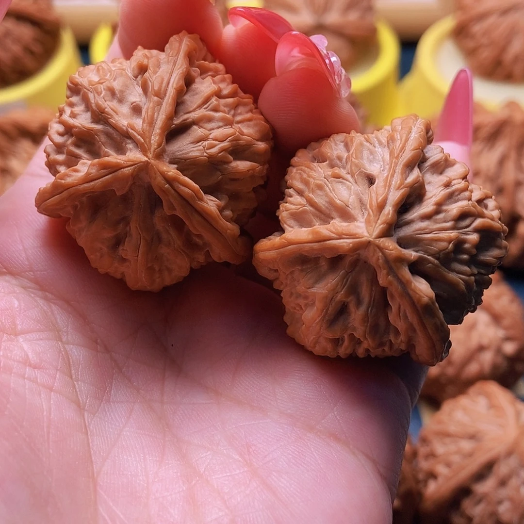 把件文玩核桃白狮子三棱 37