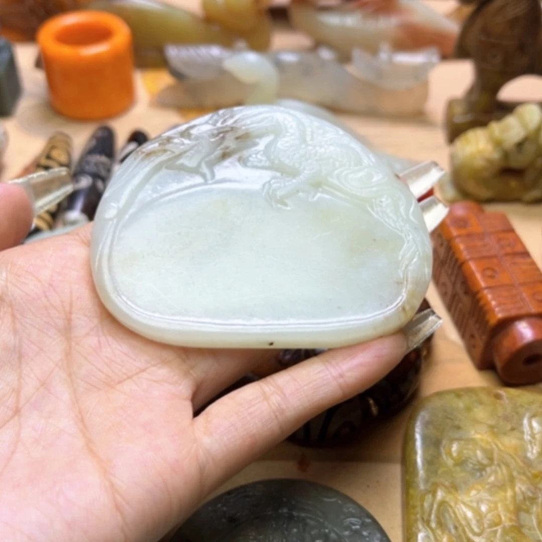 【闪购商品】蛇纹石玉颈饰未镶嵌