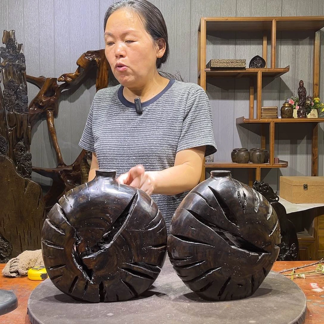 金丝楠闲*人阴沉木花瓶一对