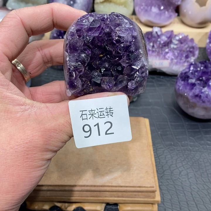 紫晶未镶嵌大型摆件（非配饰）