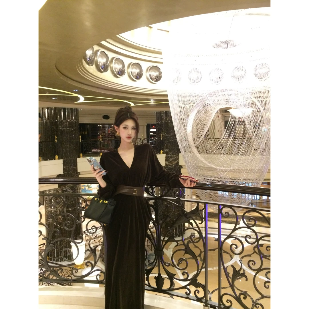 蔡蔡家【黛芙妮亚】早秋气质修身显瘦法式纯欲风性感连衣裙女