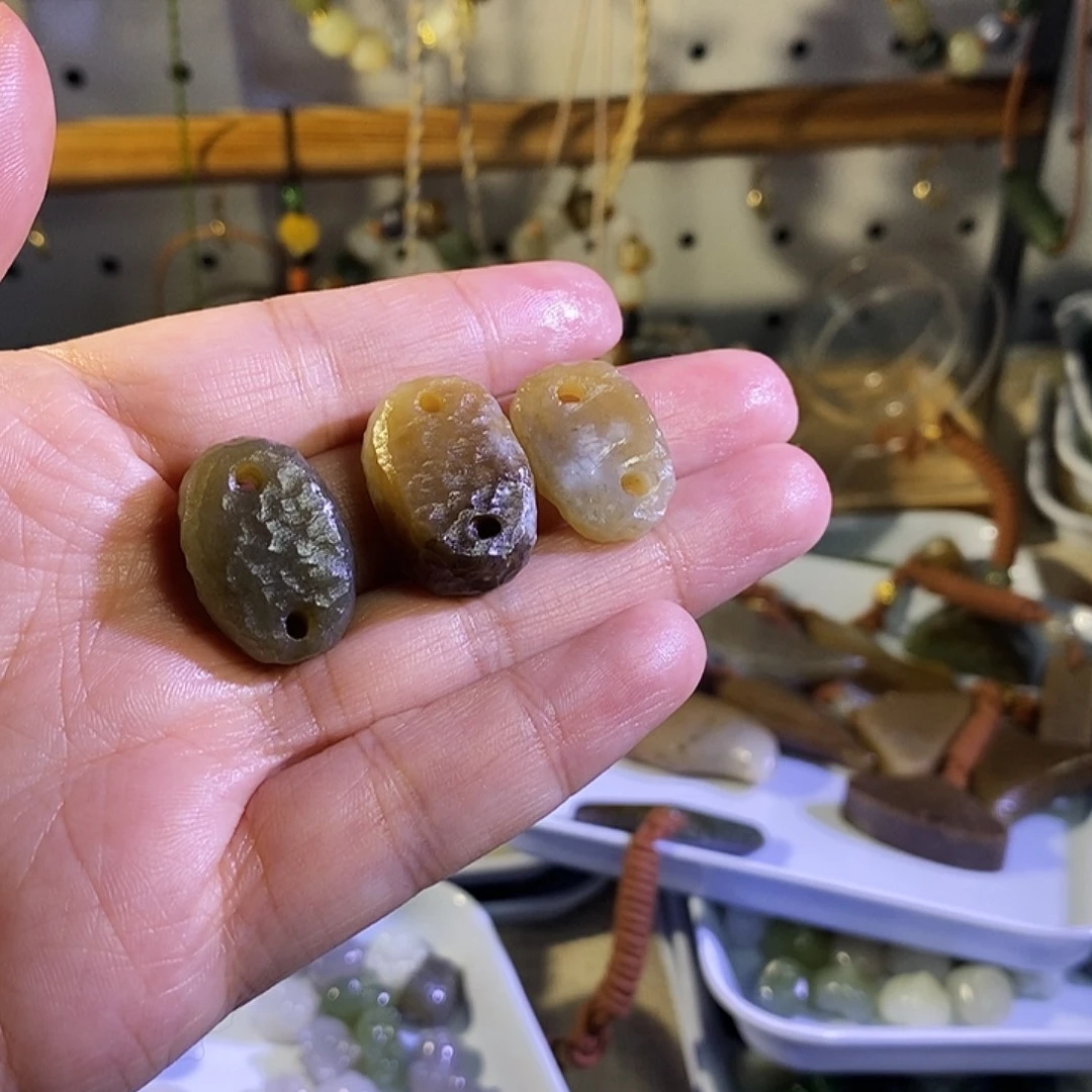 木***娃和田玉未镶嵌手链