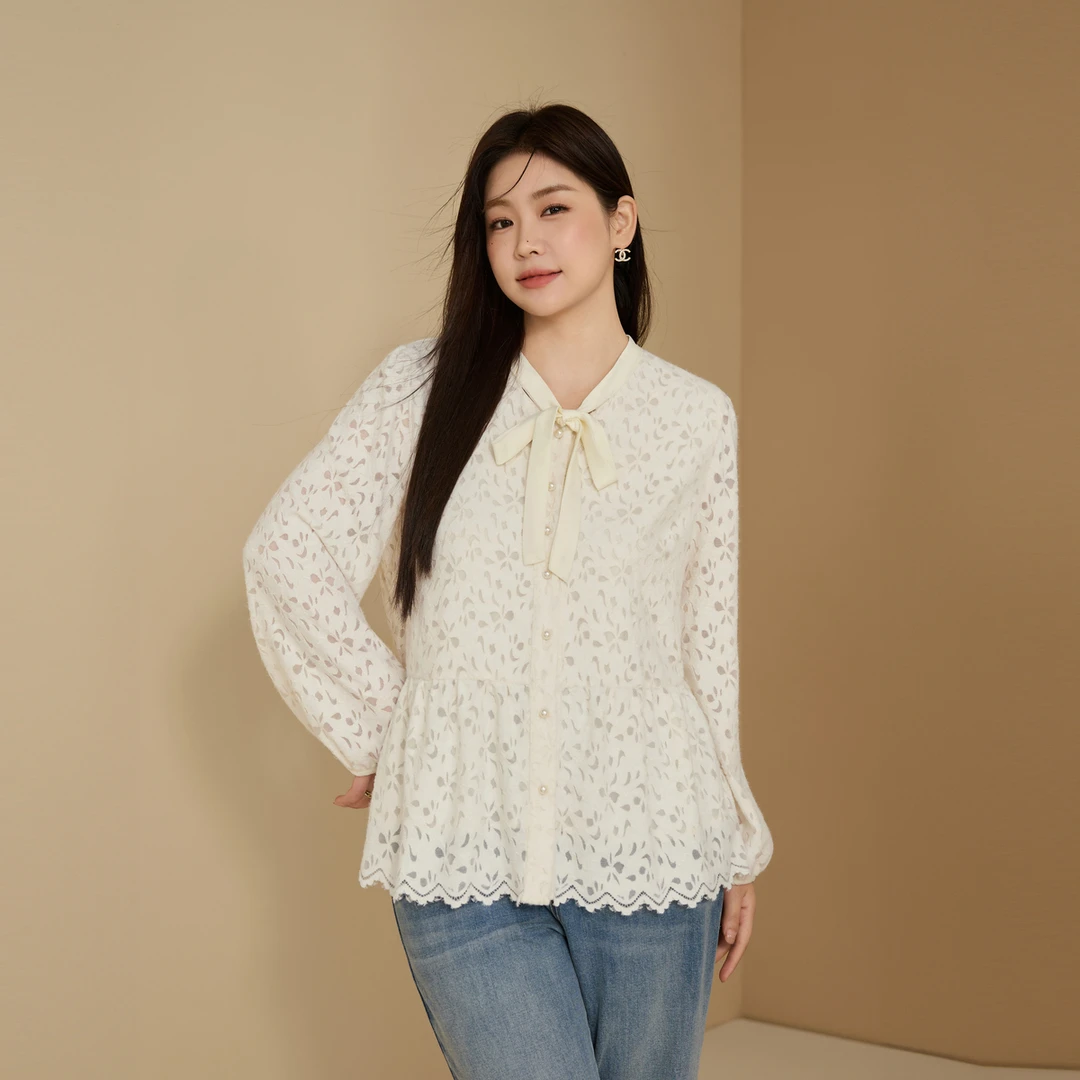 【法式气质】纤莉秀大码女装精美花纹优雅系带领时尚蕾丝衫QK3894
