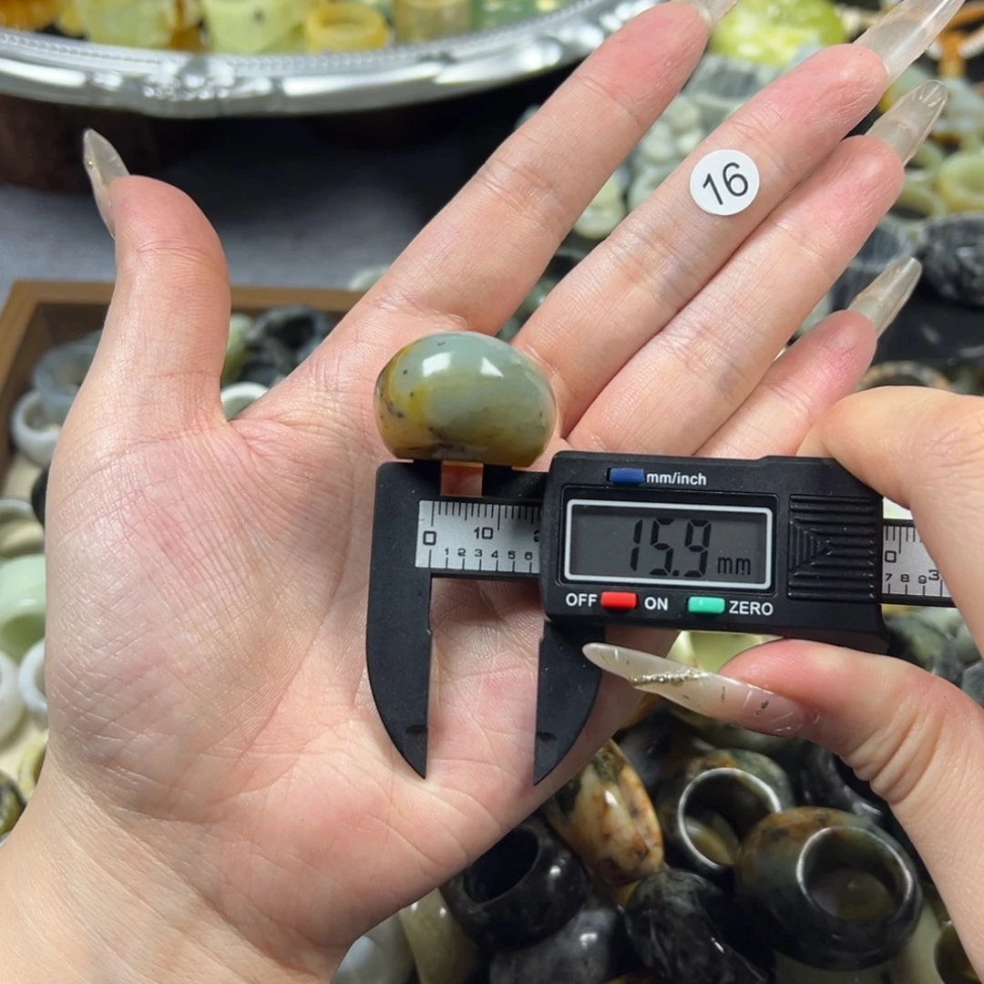 蛇纹石玉未镶嵌戒指