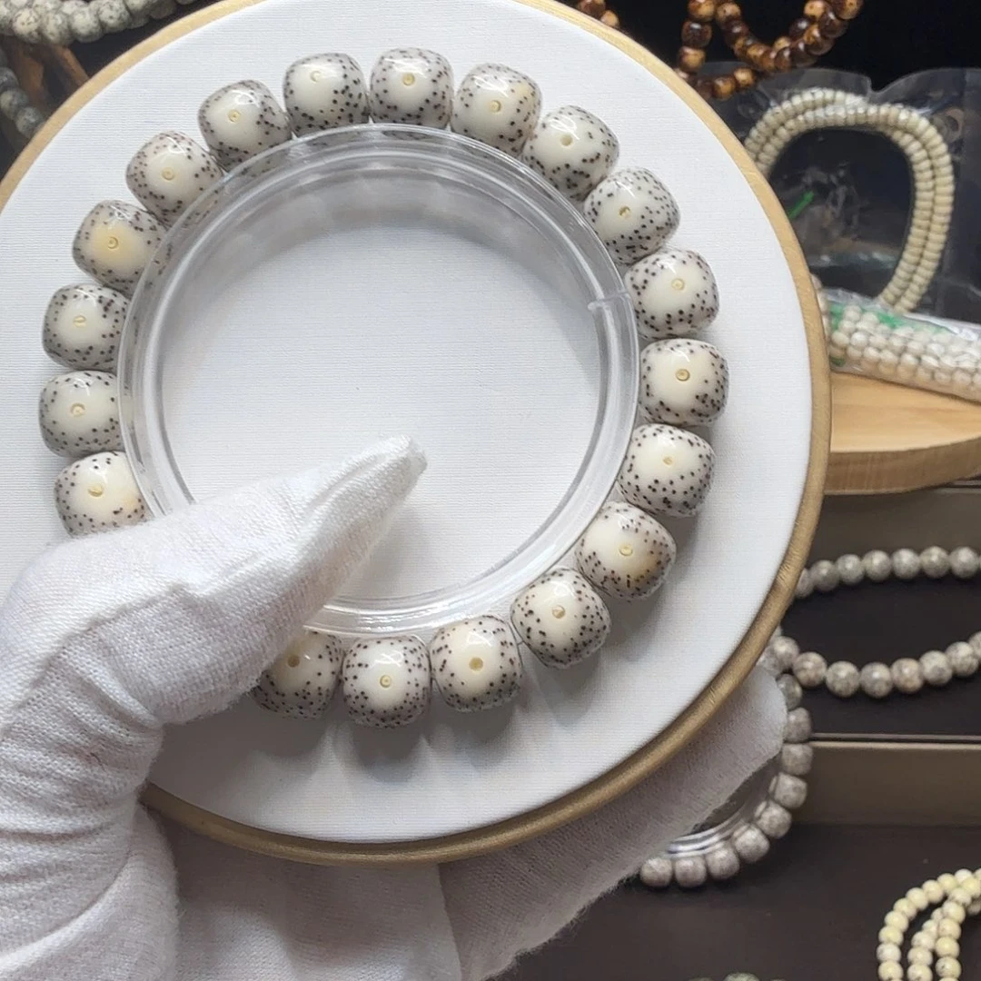 星月菩提手串黄金瞳