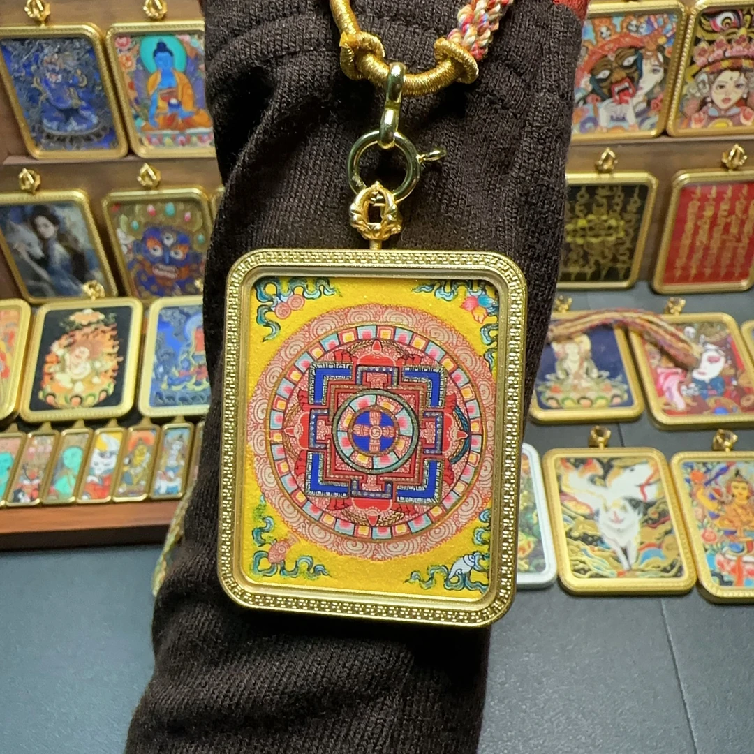 藏式正版黄色粗砂款坛城手绘唐卡吊坠非遗文化纯手工编织绳男女