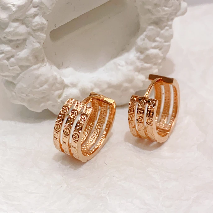 18K时尚宽版满天星耳扣