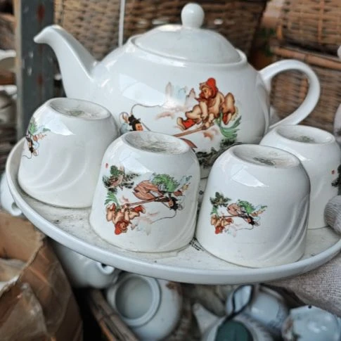 库存微瑕多孔茶壶一套容量1000毫升