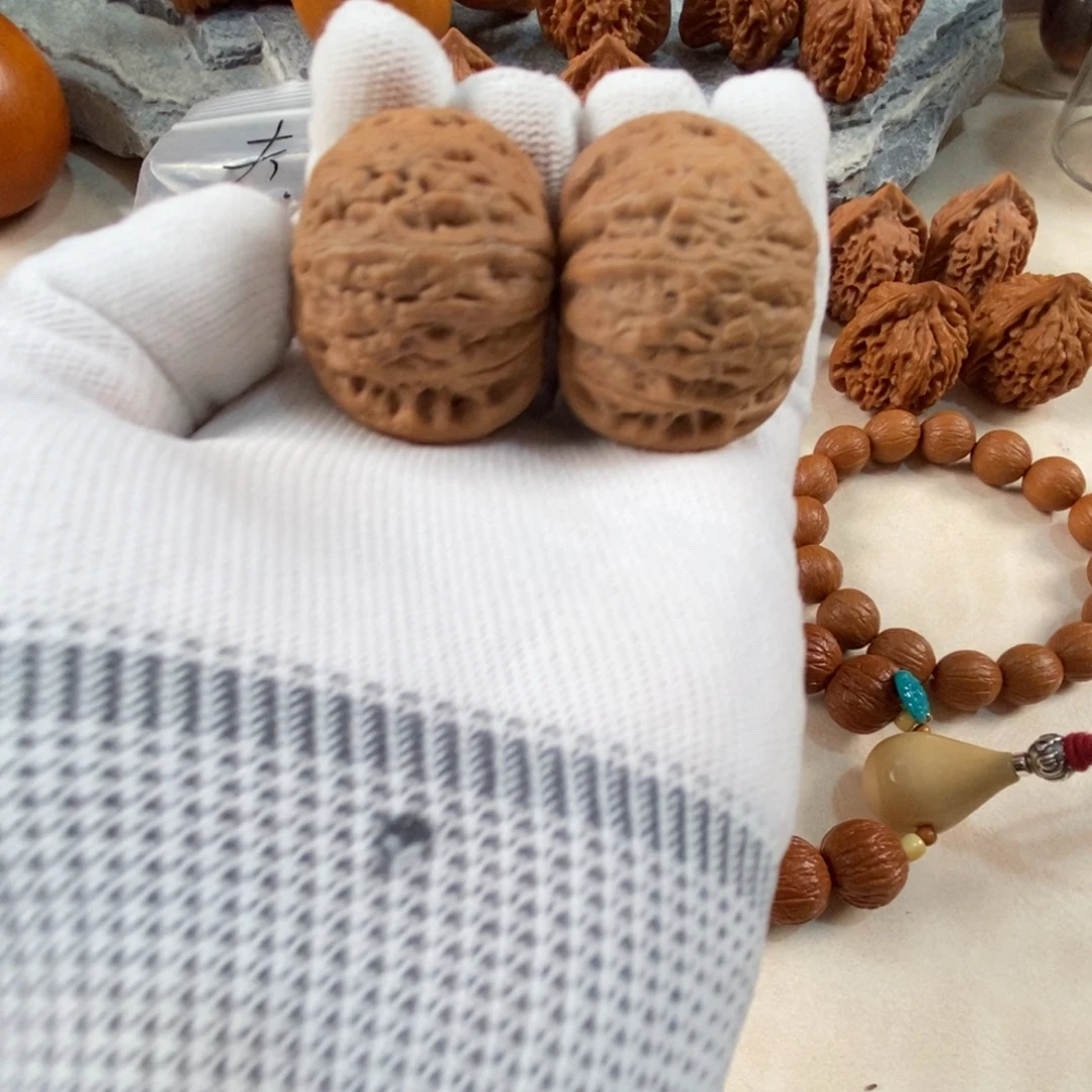 唯***爱猴头核桃吊坠铁锤