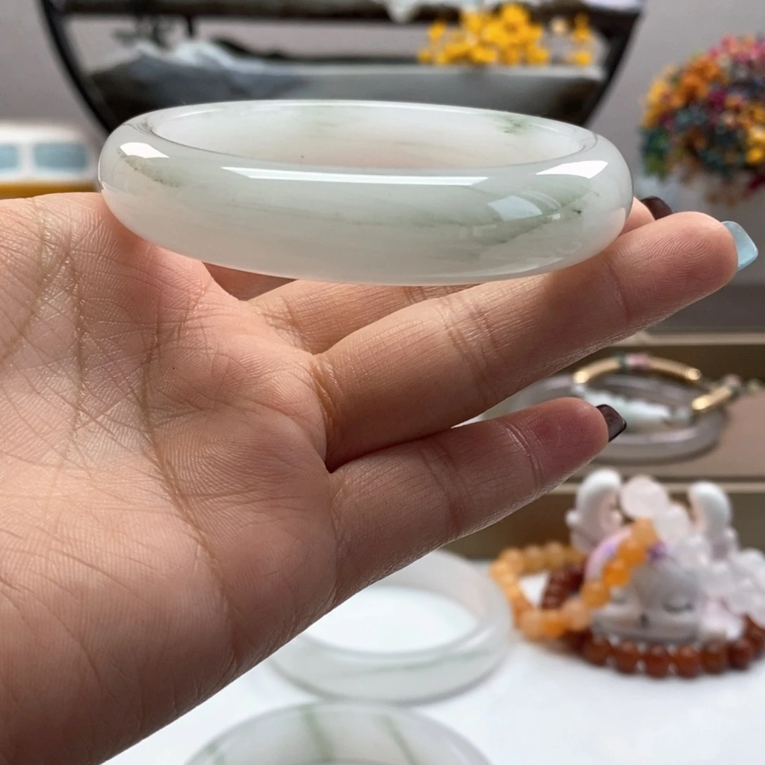 未镶嵌手镯石英质玉