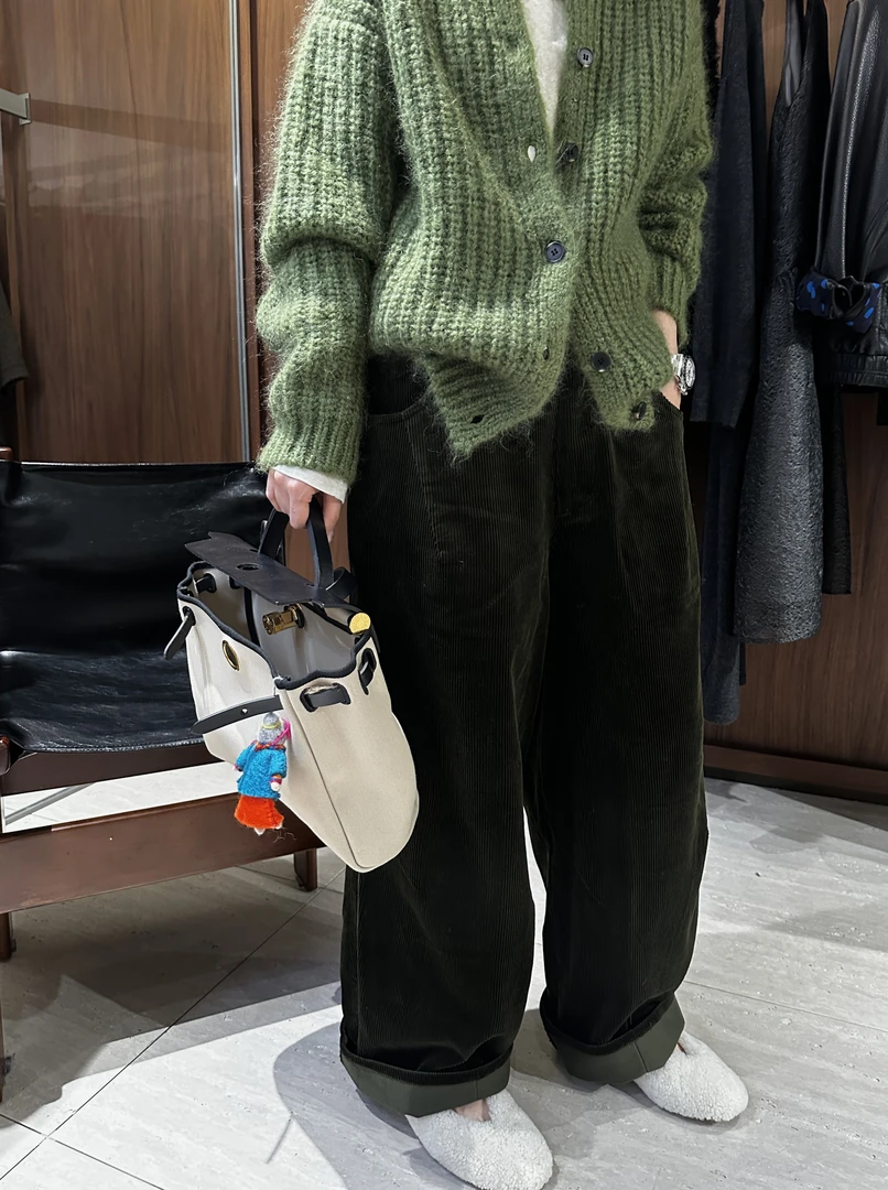 【砂绿灯芯绒裤】匹马棉后松紧腰砂绿色灯芯绒阔腿裤 J25KZ559