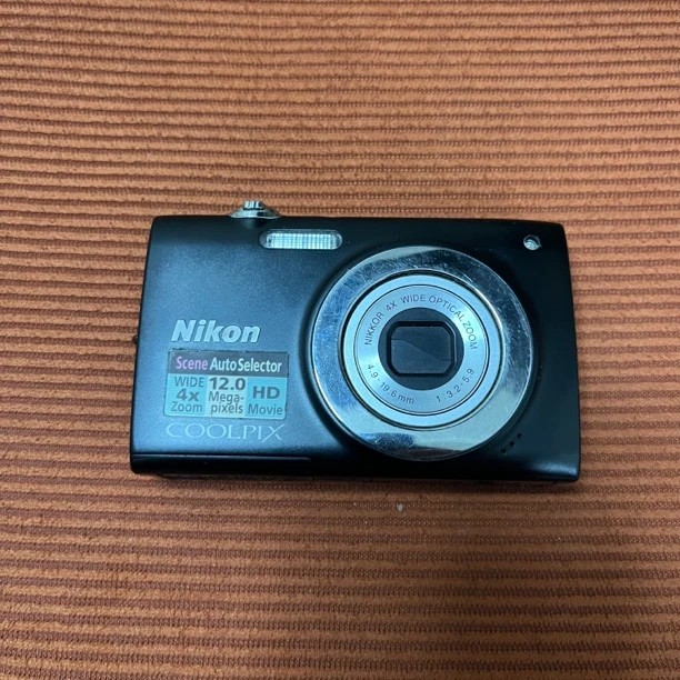 9新 尼康s2550 1200万像素 no质量问题no退换