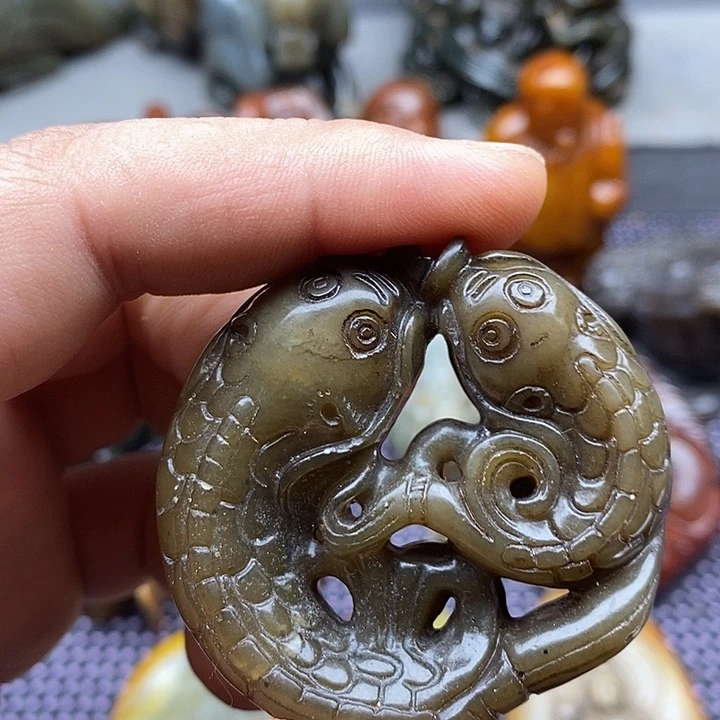 未镶嵌蛇纹石玉颈饰