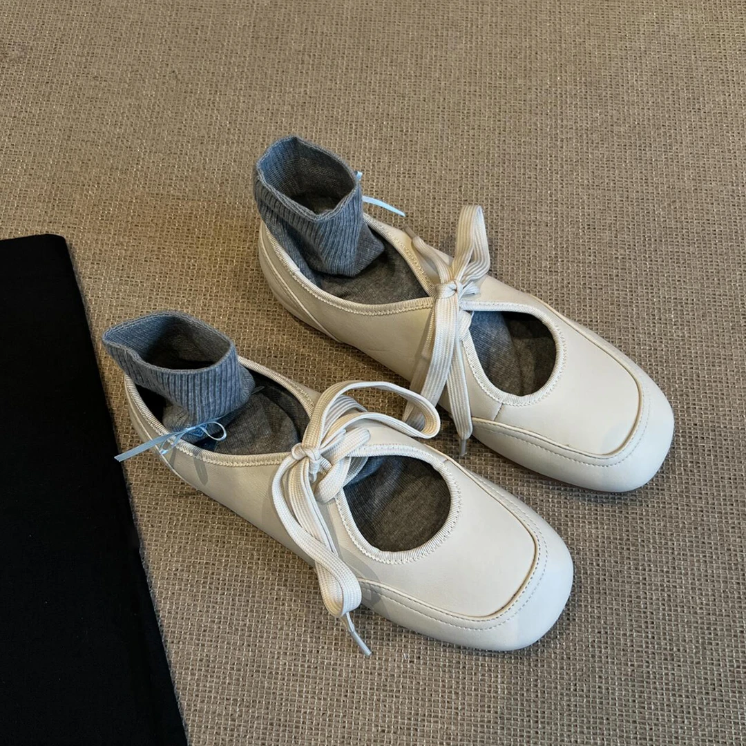 自留版百搭小白鞋女镂空系带软皮单鞋复古方头平底超舒适玛丽珍鞋