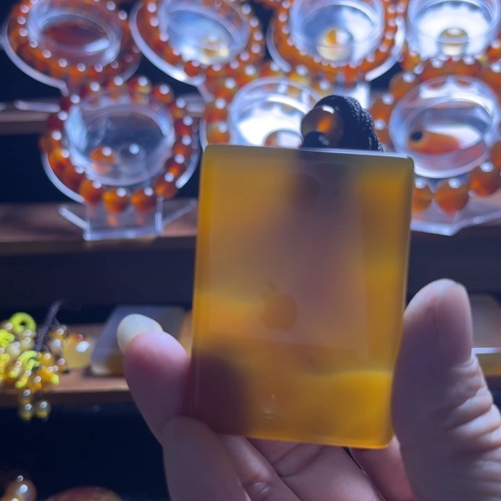 人***年玛瑙/玉髓未镶嵌颈饰