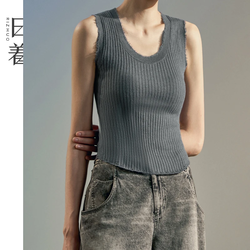 日着原创设计U领羊毛针织背心2025年夏季百搭时尚上衣Z253076M0