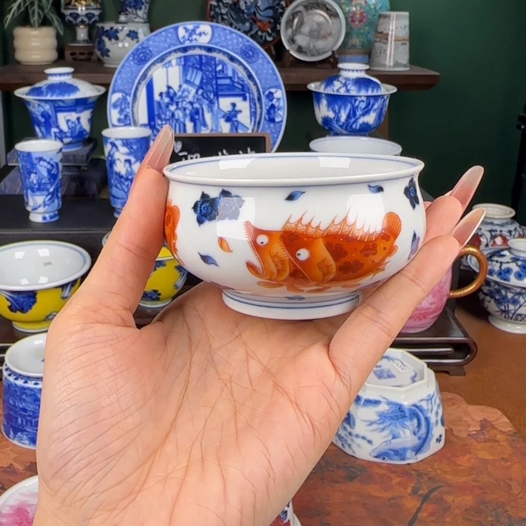 杯洪印慕明青花矾红鱼藻杯