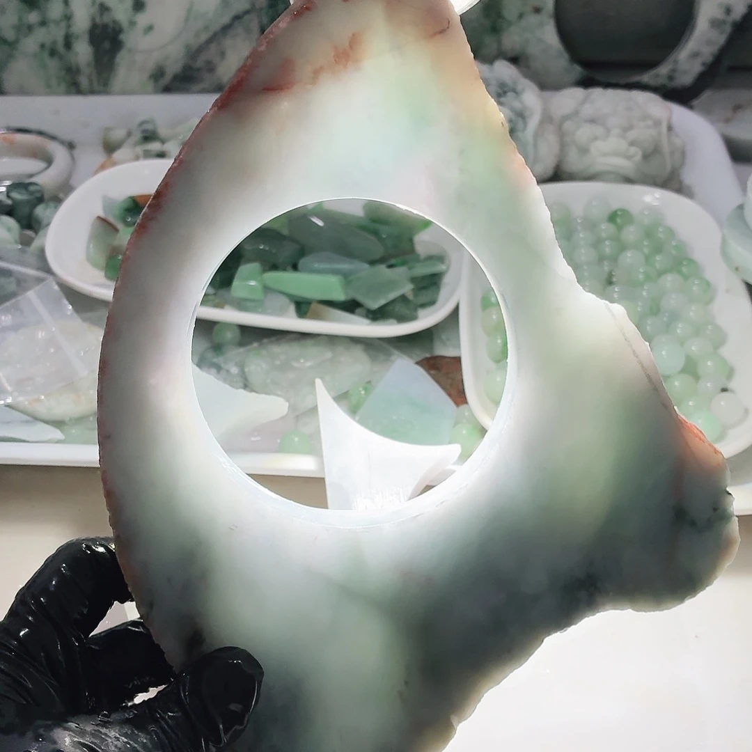 翡翠未镶嵌颈饰边角料