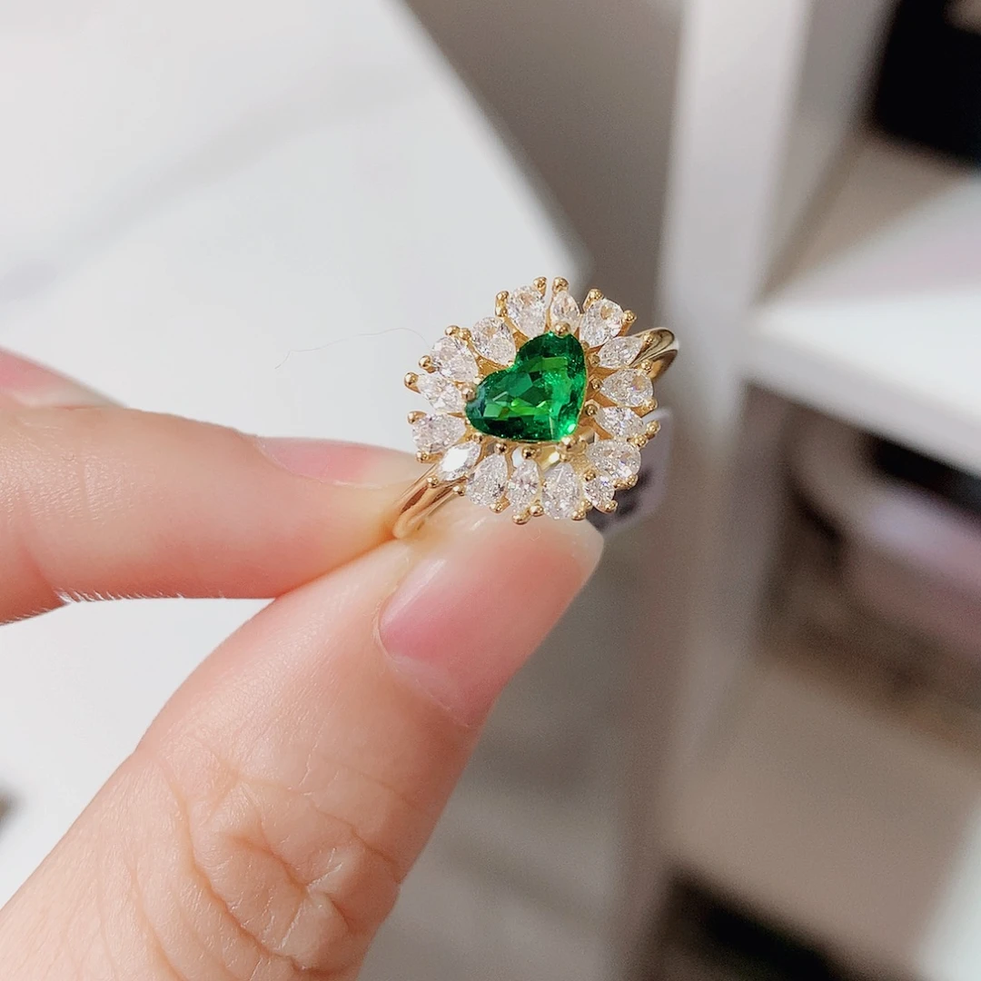 银S925镶嵌戒指石榴石（沙弗莱）