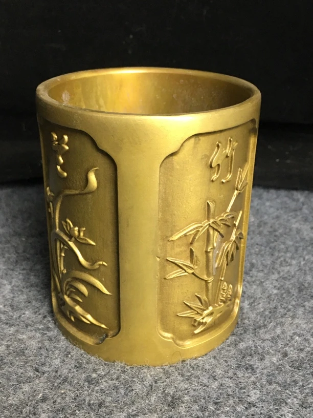 铜精制四君子笔筒，尺寸直径8cm，高10cm，重量尺寸咨询客服。