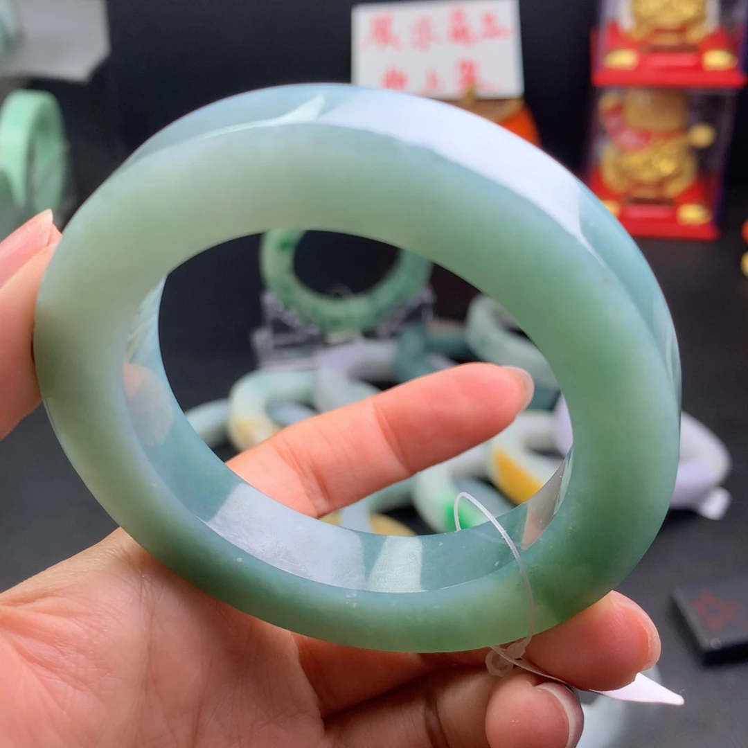 翡翠手镯未镶嵌手镯