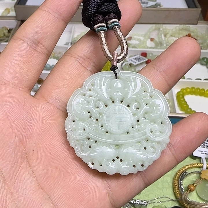 蛇纹石玉合金颈饰