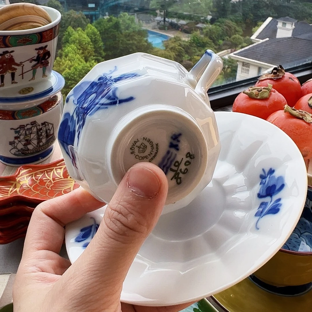 咖啡杯和茶杯是我们学校一