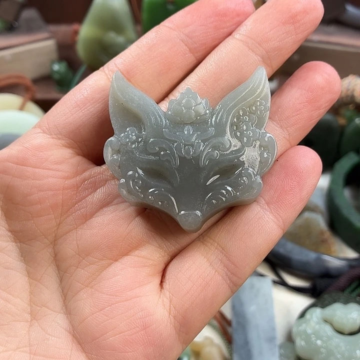 风***阻和田玉未镶嵌颈饰