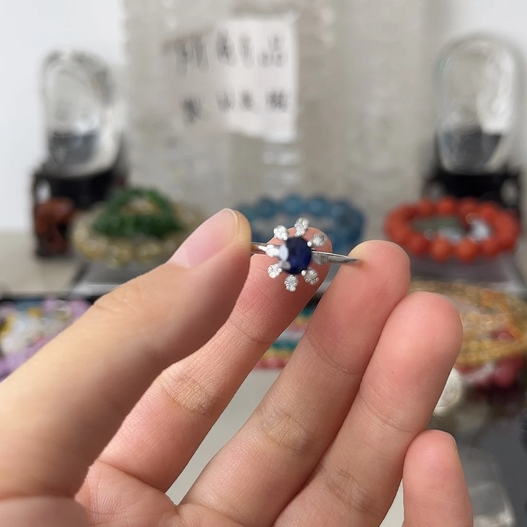 戒指蓝宝石合金矿坑