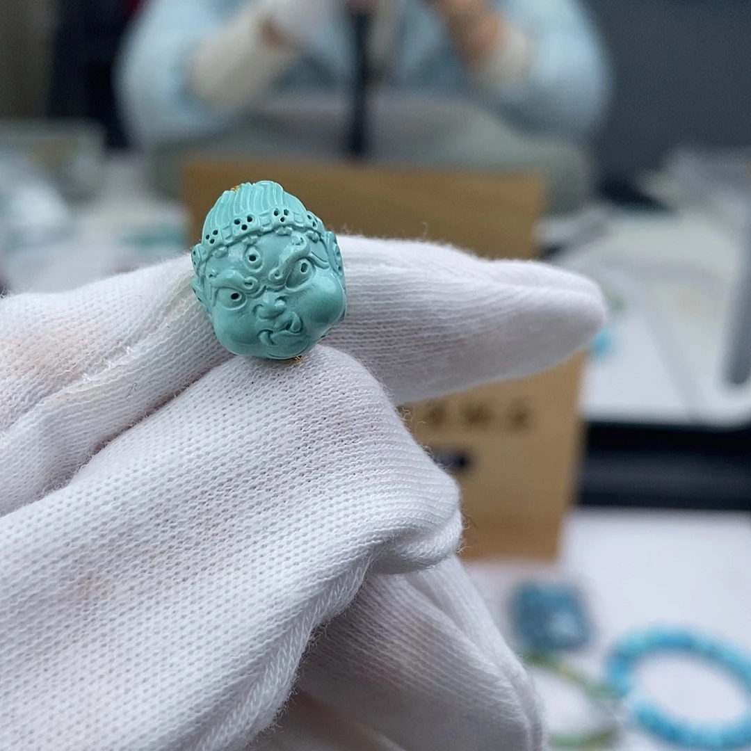 绿松石未镶嵌珠宝奇石