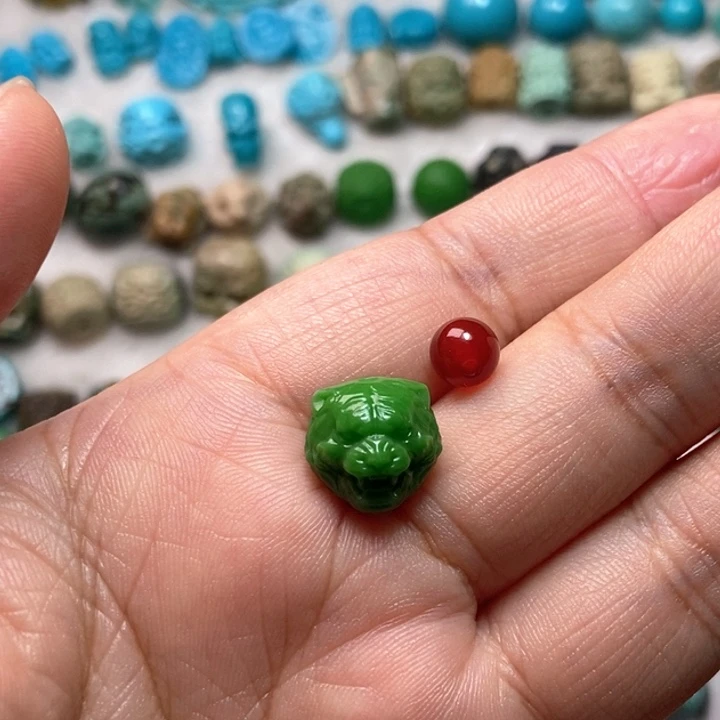 颈饰未镶嵌南红玛瑙