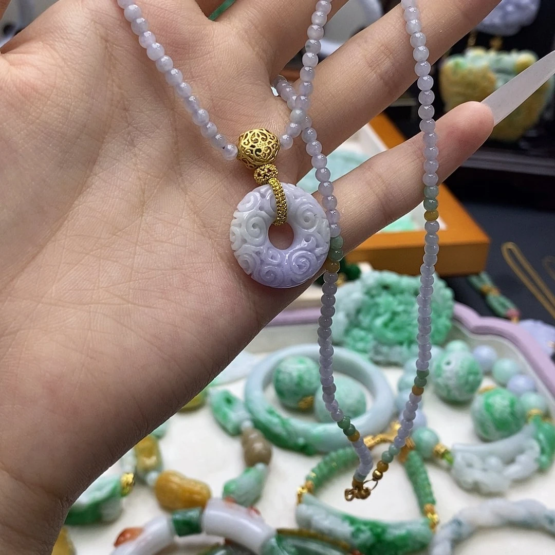 颈饰未镶嵌翡翠天然