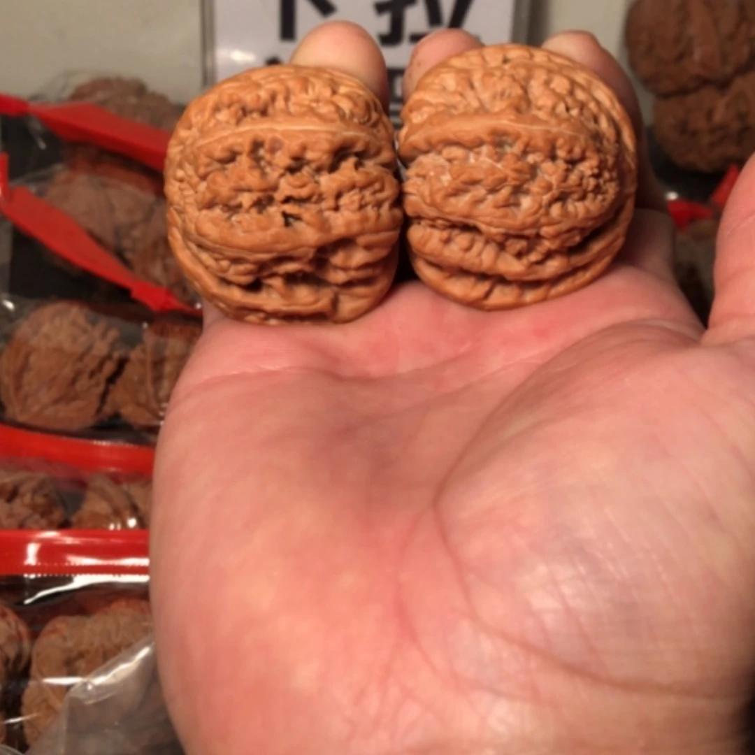 【闪购商品】文玩核桃把件哭****已平谷元宝44