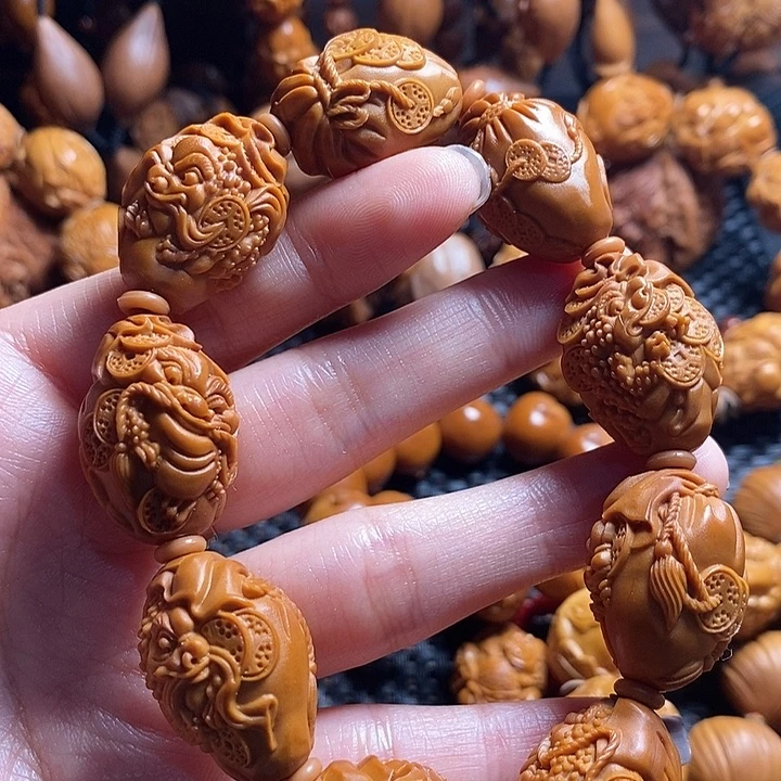 吊坠橄榄核钱袋金蟾