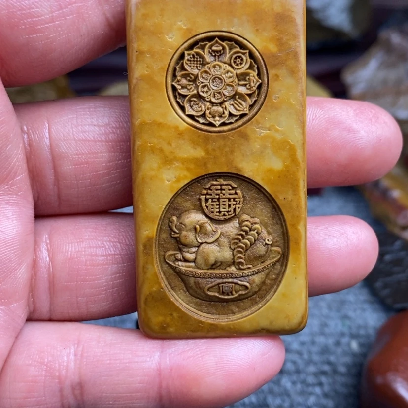 【闪购商品】原石雕刻手把件