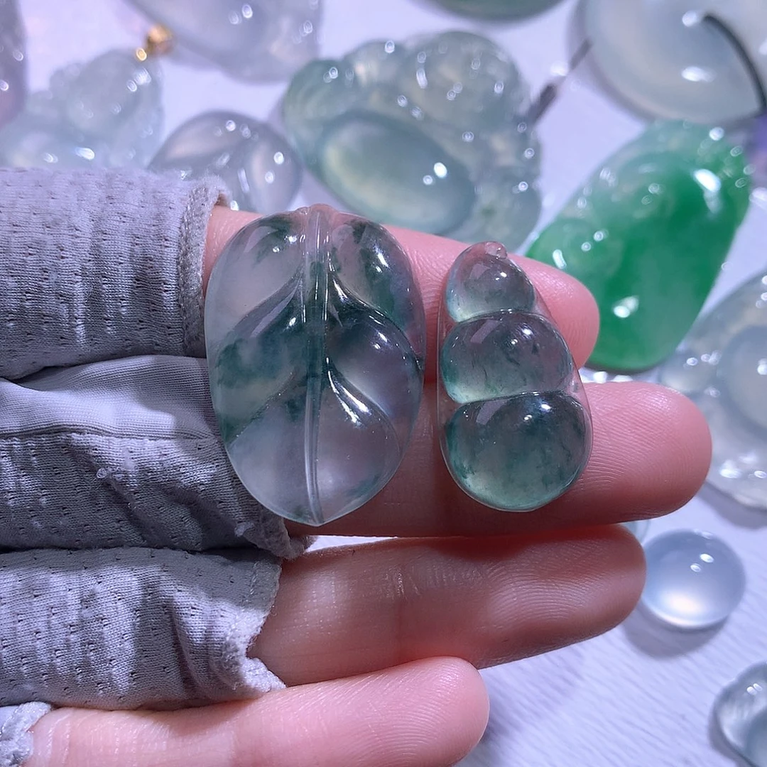 颈饰未镶嵌翡翠一对