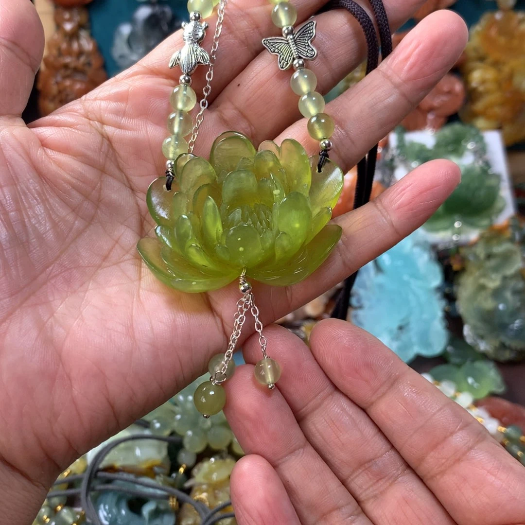 未镶嵌蛇纹石玉挂坠