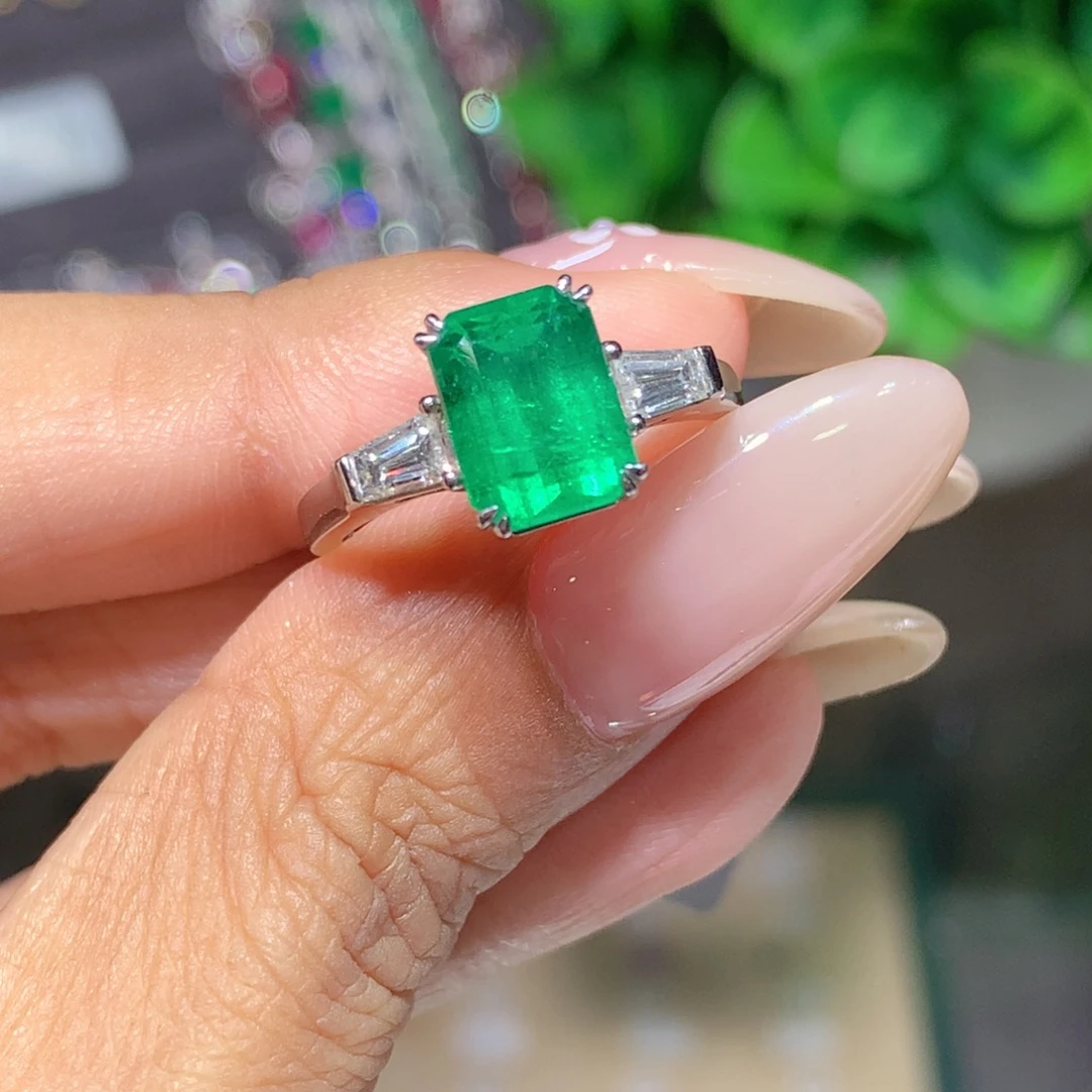 祖母绿18K金镶嵌戒指2.4ct