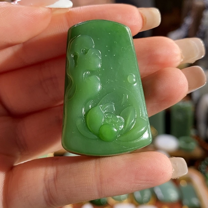 【闪购商品】吊坠(赠链)未镶嵌和田玉