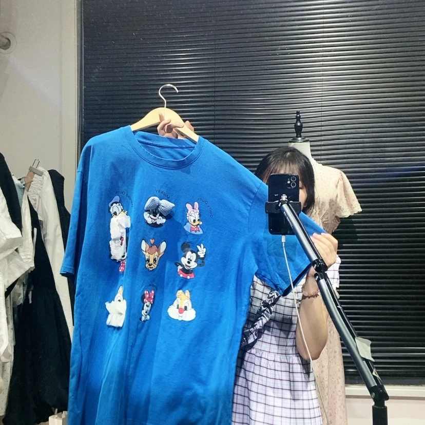 【闪购商品】吊带蓝色短袖