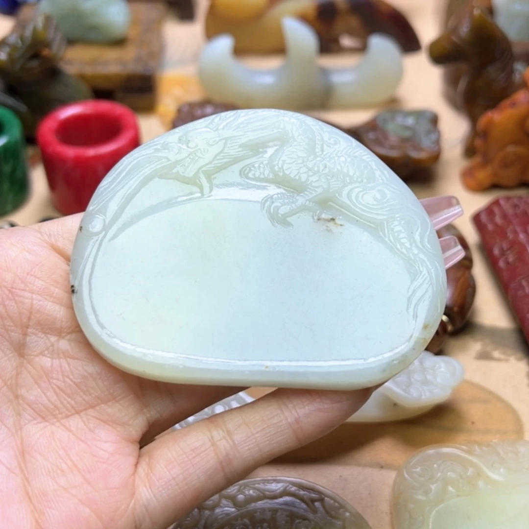 【闪购商品】蛇纹石玉颈饰未镶嵌