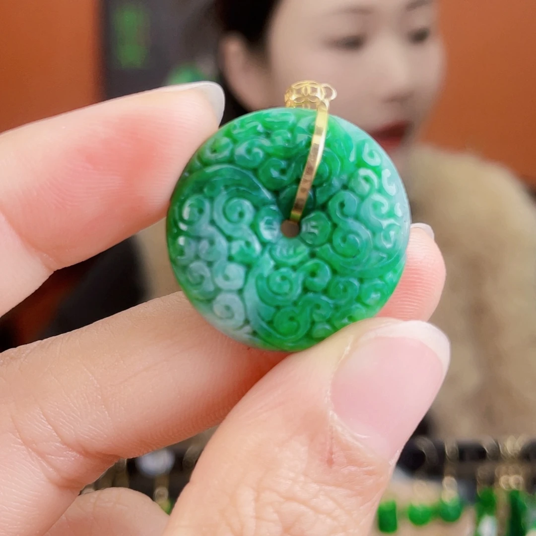 翡翠18K金镶嵌耳饰