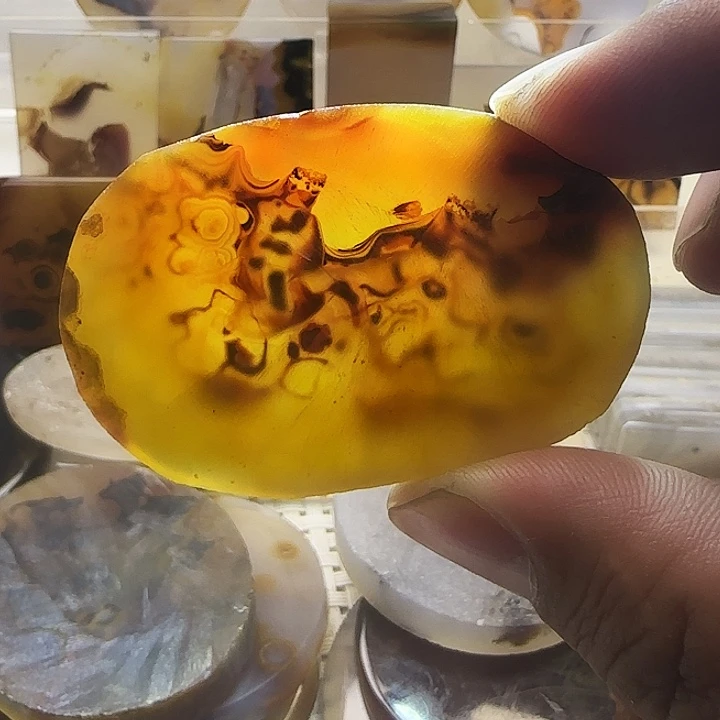 玛瑙/玉髓未镶嵌珠宝奇石