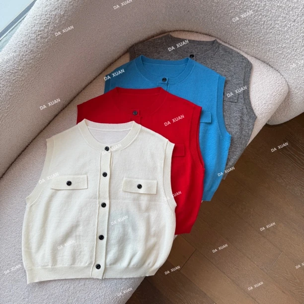 /D.X/2025春款『春风小调』纯色单排扣简约百搭针织马甲/DF4282