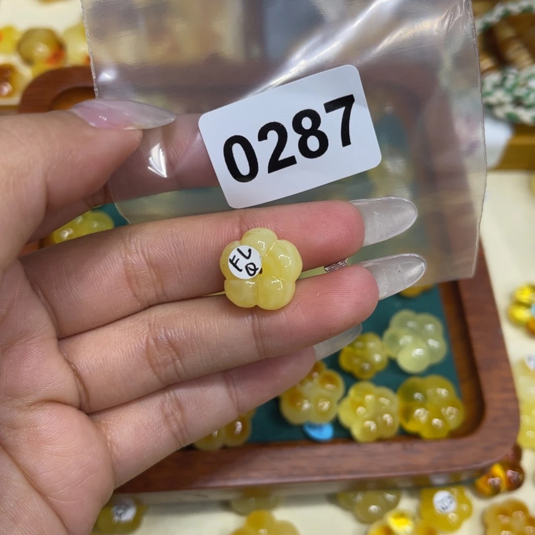 琥珀珠宝奇石未镶嵌