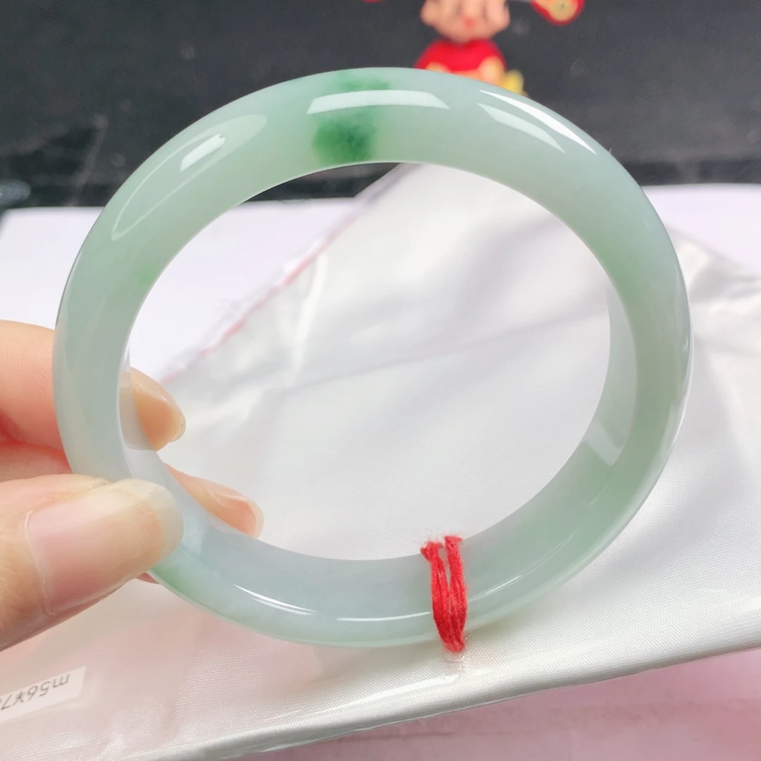 翡翠未镶嵌手镯正