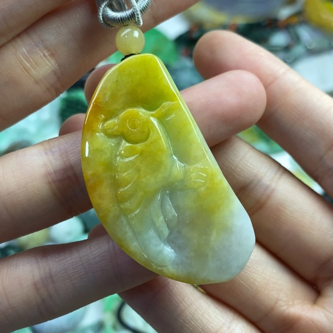 翡翠未镶嵌颈饰吊坠