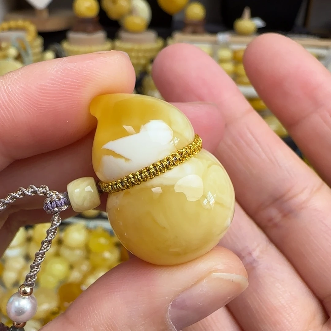 未镶嵌套链蜜蜡天然俄料金瓷白妖花蜜蜡葫芦吊坠