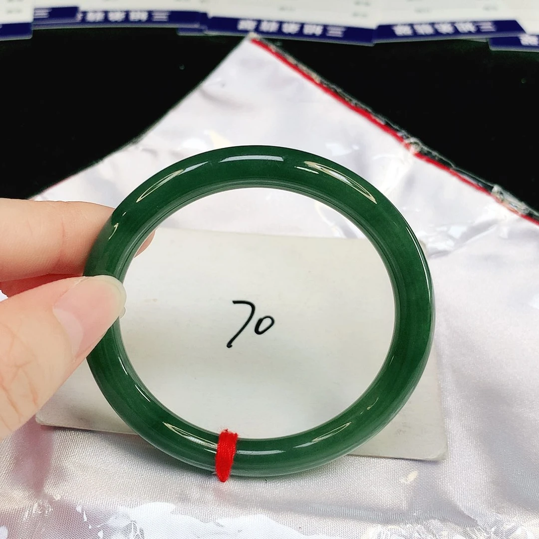 翡翠手镯（圆镯）未镶嵌