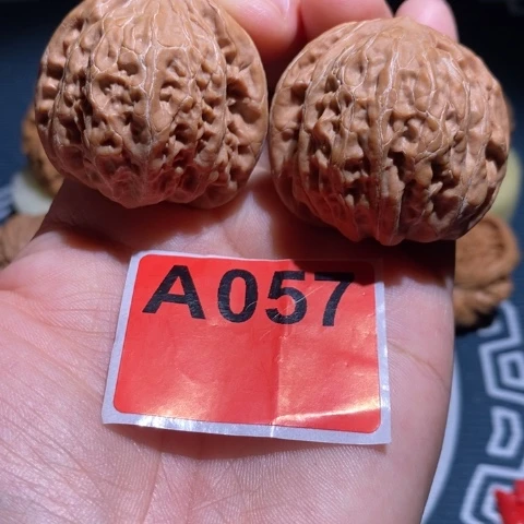 吊坠文玩核桃40铁锤一丢丢黄